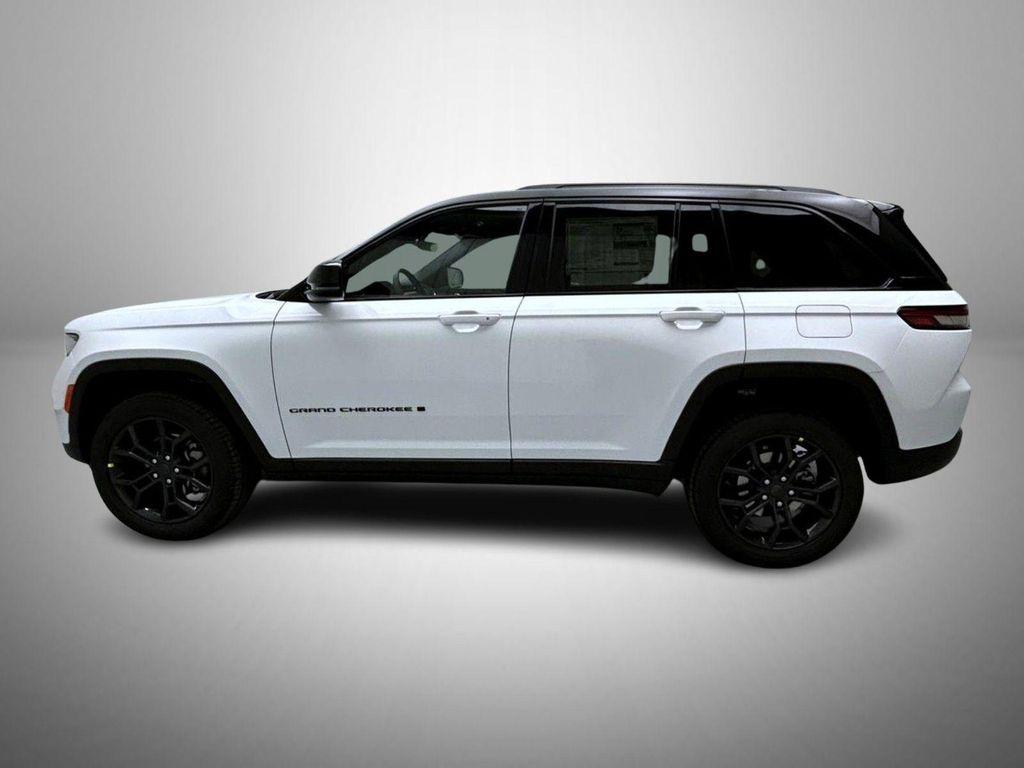 new 2025 Jeep Grand Cherokee car, priced at $48,983