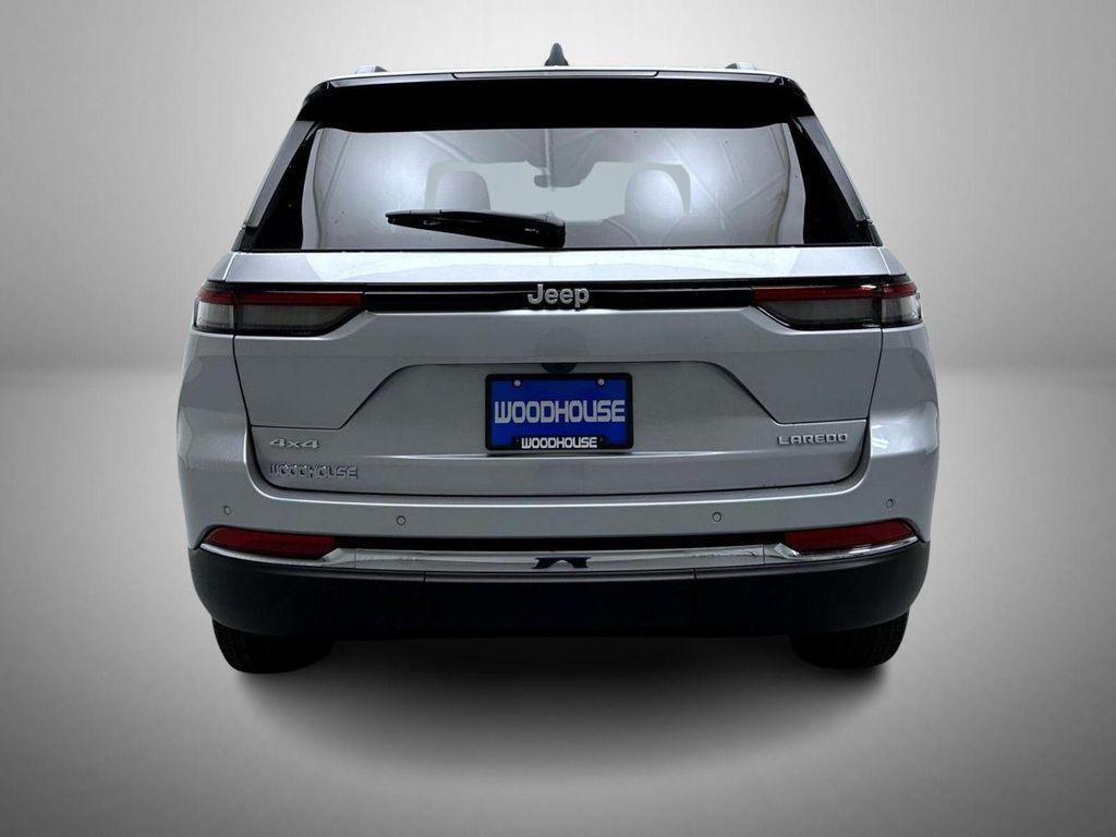 new 2026 Jeep Grand Cherokee car, priced at $40,328