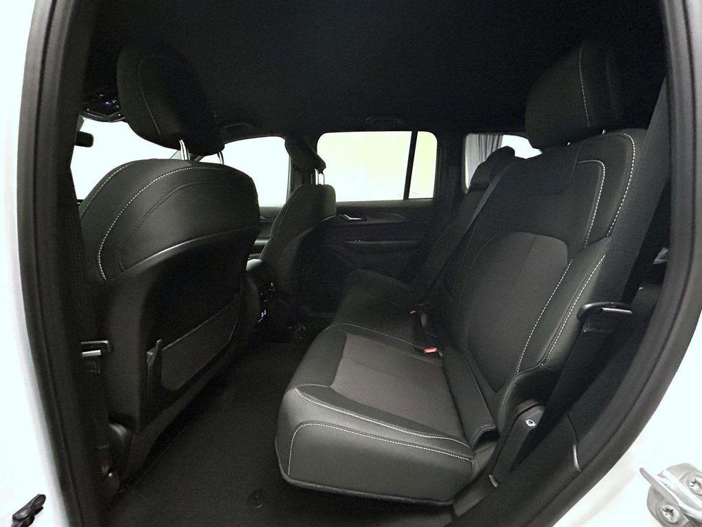 new 2025 Jeep Grand Cherokee car, priced at $36,586