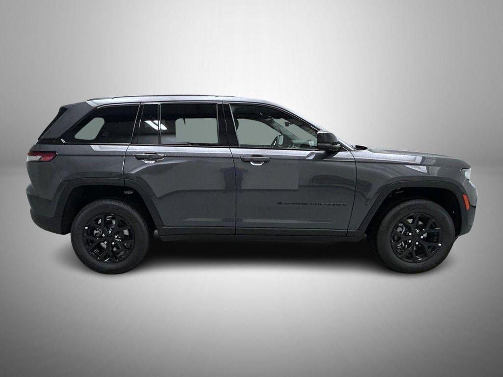 new 2025 Jeep Grand Cherokee car, priced at $36,913