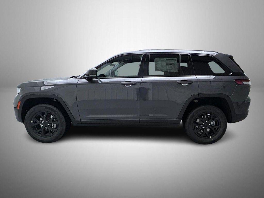 new 2025 Jeep Grand Cherokee car, priced at $36,913