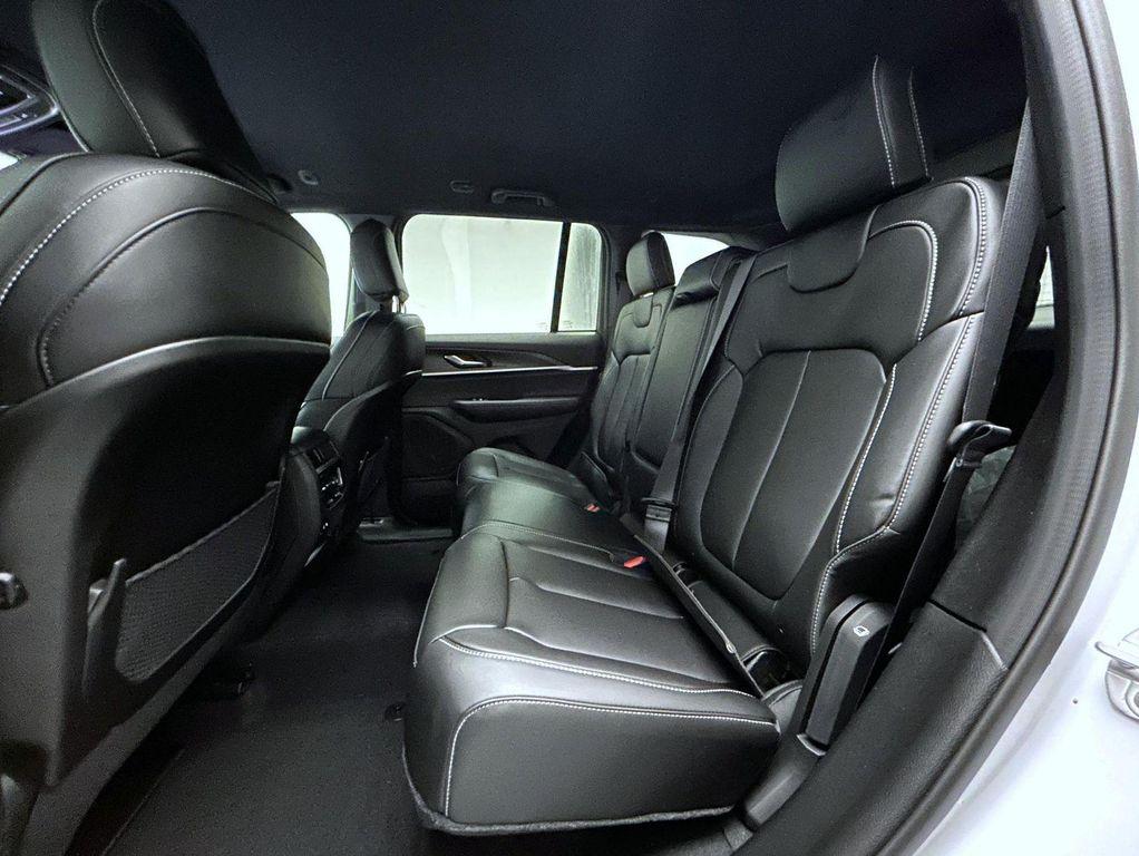 new 2025 Jeep Grand Cherokee car, priced at $42,878