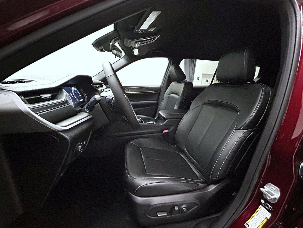 new 2025 Jeep Grand Cherokee L car, priced at $43,624