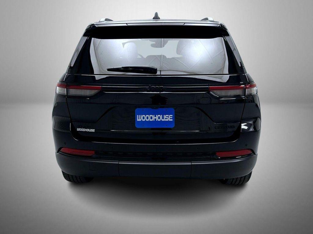 used 2024 Jeep Grand Cherokee car, priced at $33,679