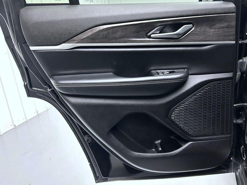 used 2024 Jeep Grand Cherokee car, priced at $33,679