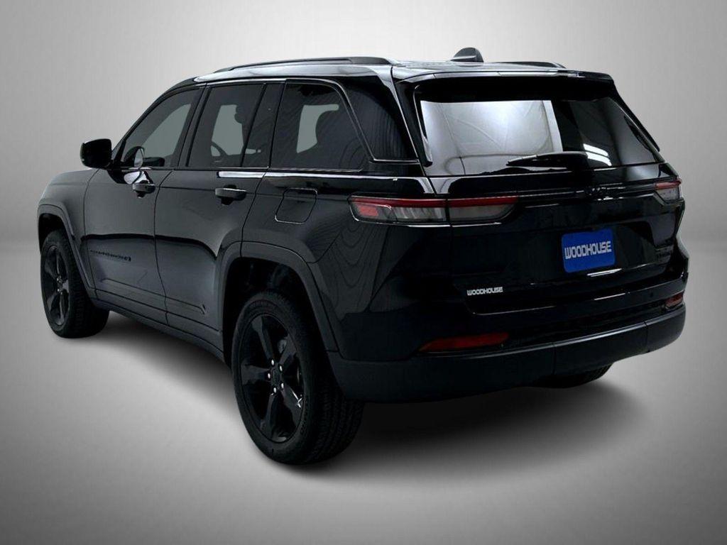 used 2024 Jeep Grand Cherokee car, priced at $33,679