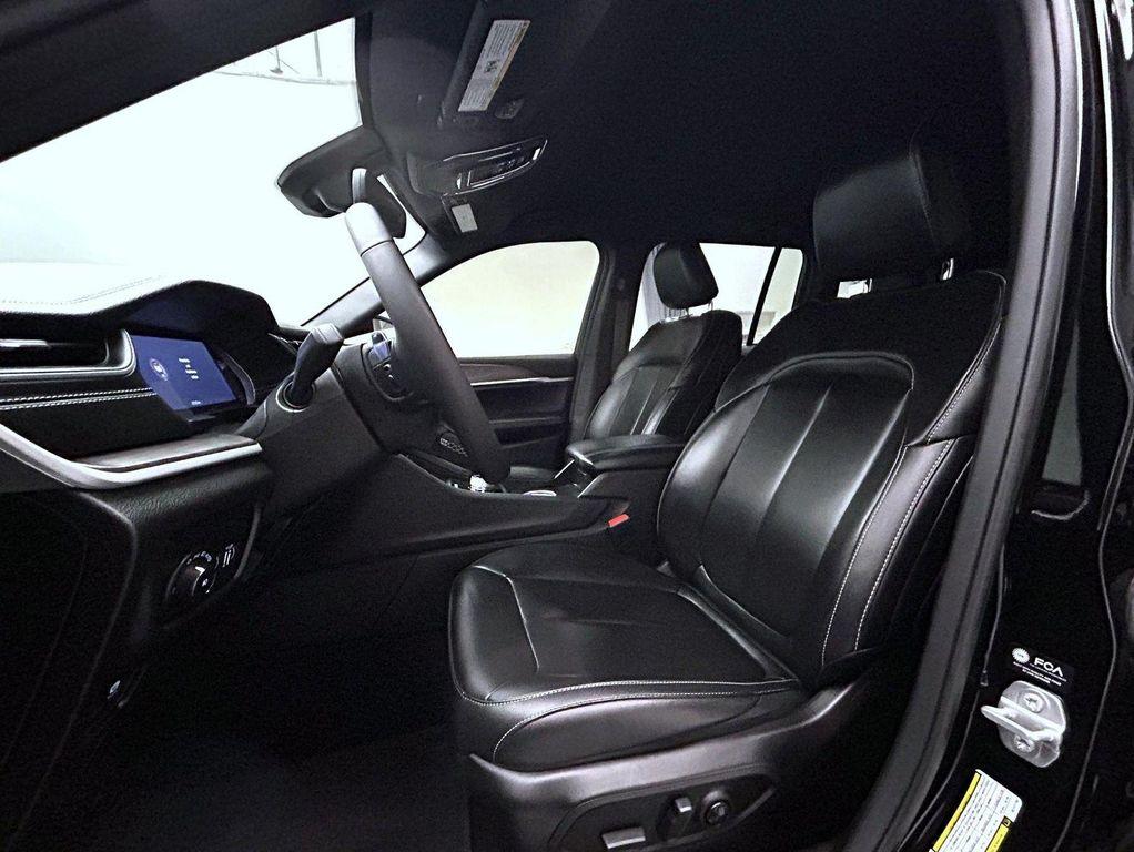 used 2024 Jeep Grand Cherokee car, priced at $33,679