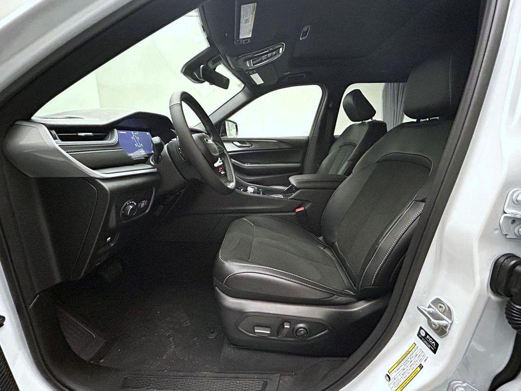 new 2025 Jeep Grand Cherokee L car, priced at $38,045