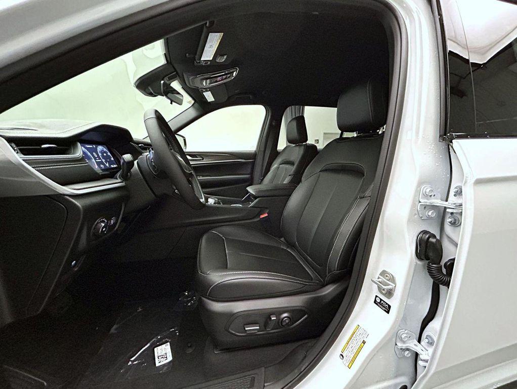 new 2025 Jeep Grand Cherokee L car, priced at $42,588