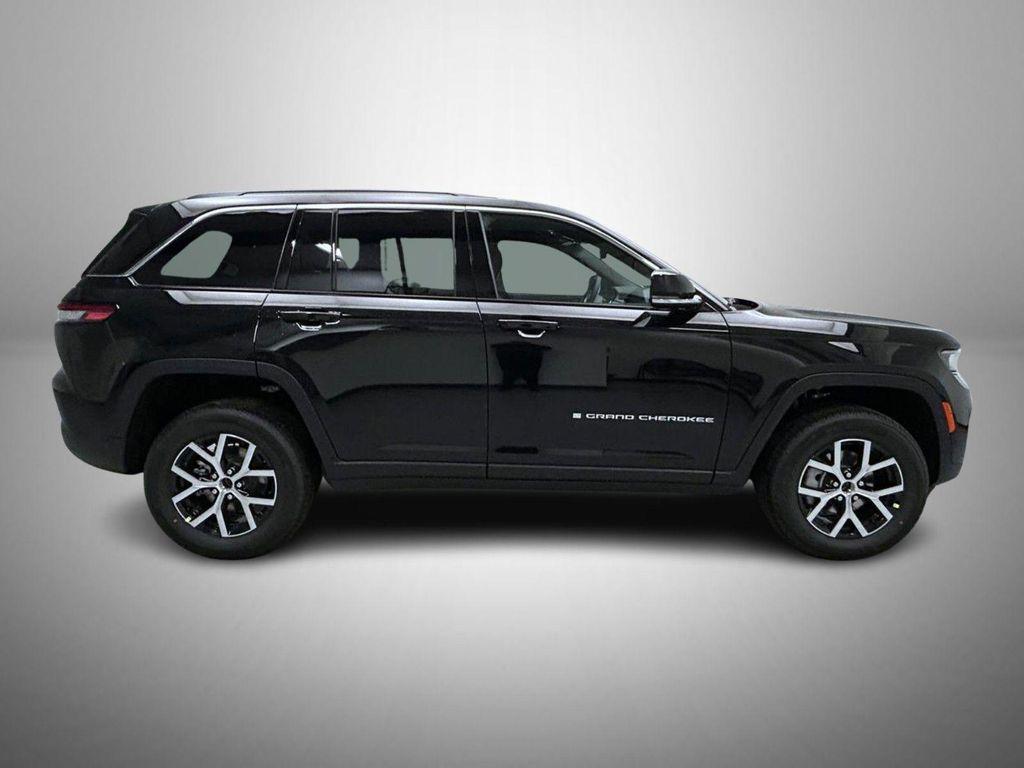 new 2025 Jeep Grand Cherokee car, priced at $43,414