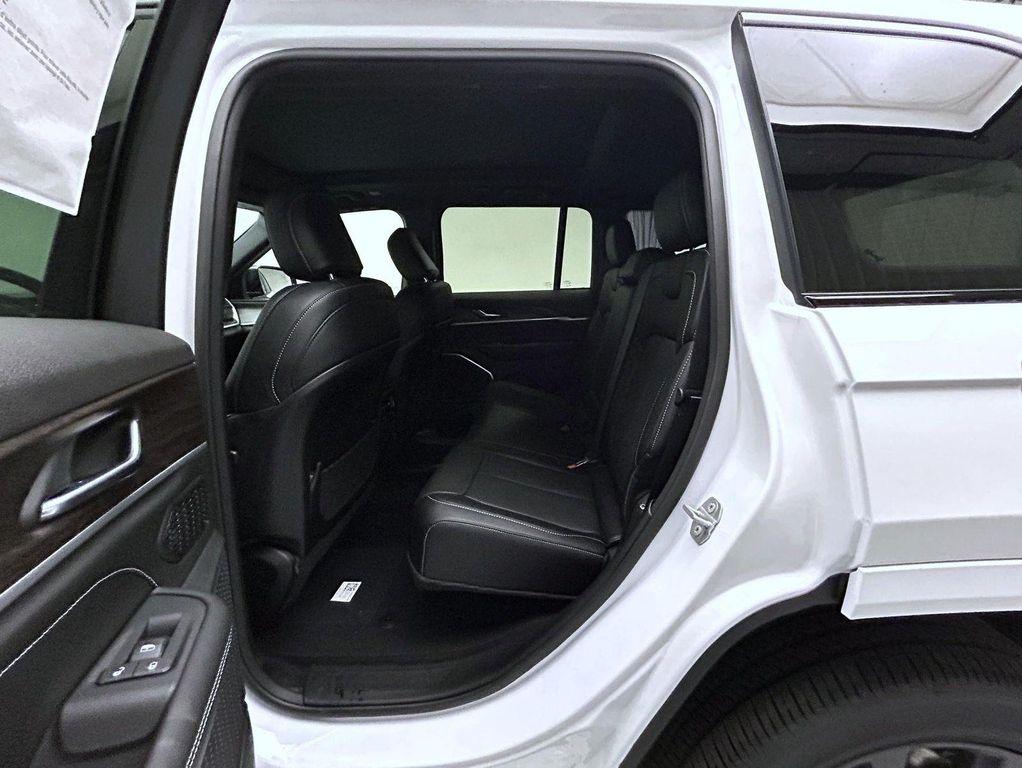 new 2026 Jeep Grand Cherokee car, priced at $49,003