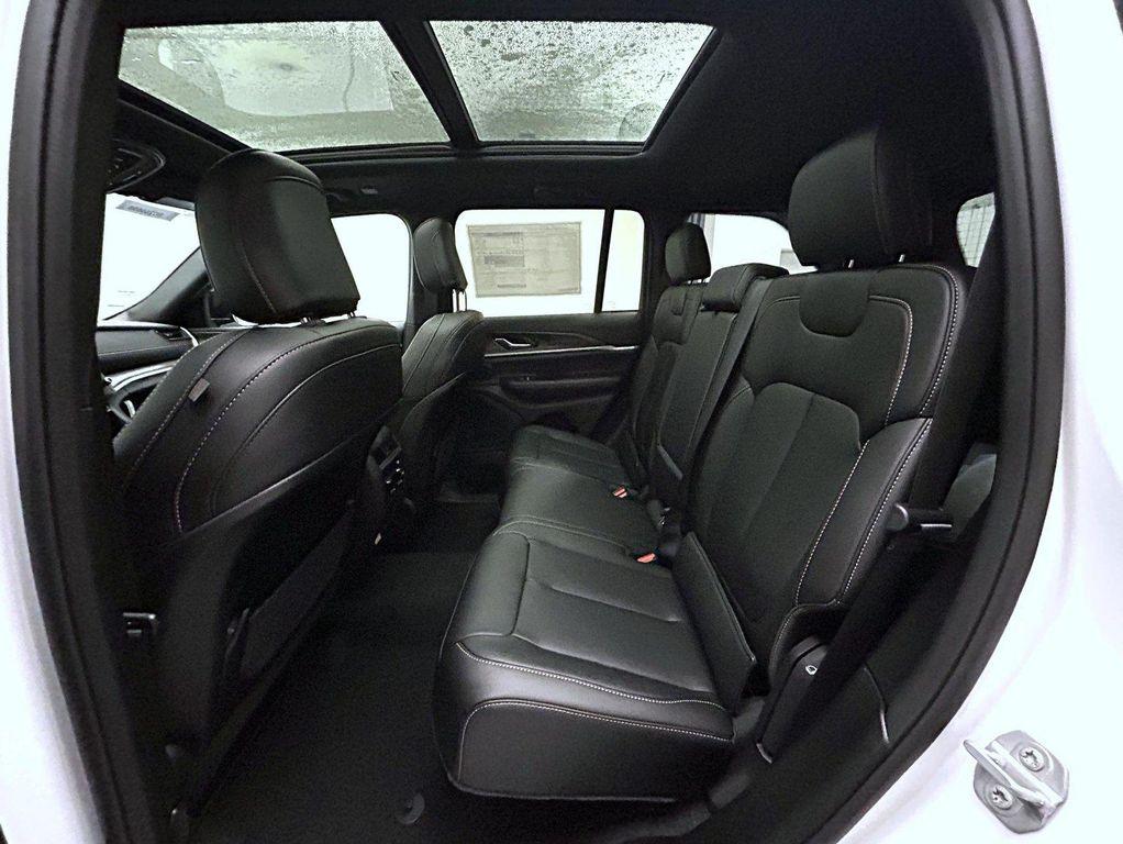 new 2026 Jeep Grand Cherokee car, priced at $45,635
