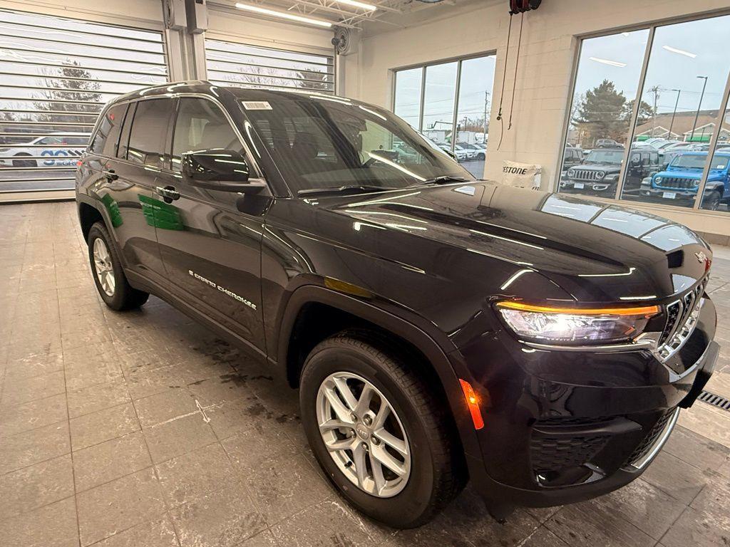 new 2025 Jeep Grand Cherokee car, priced at $38,540