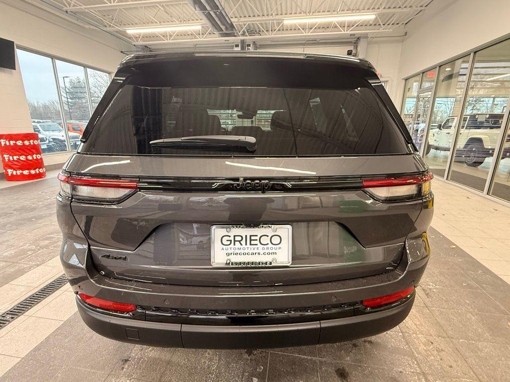 new 2025 Jeep Grand Cherokee car, priced at $42,741