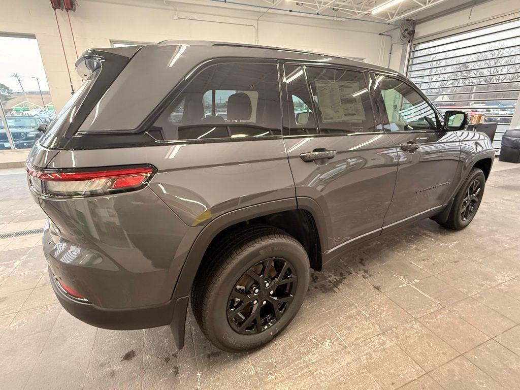 new 2025 Jeep Grand Cherokee car, priced at $42,741