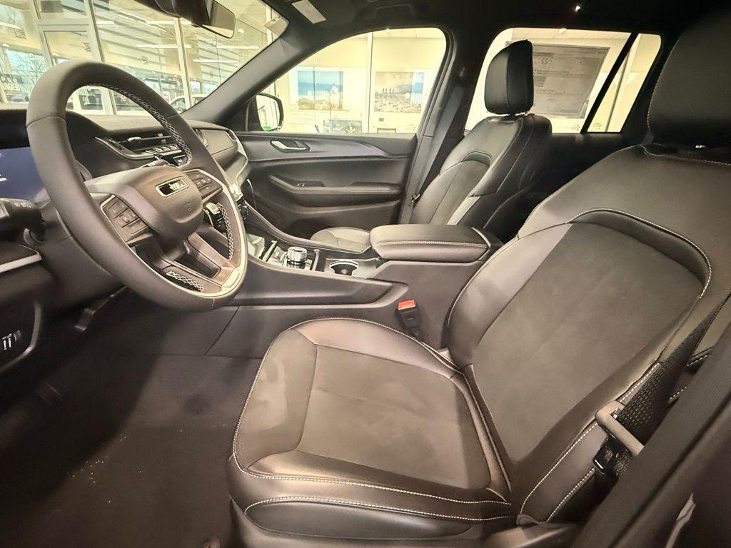 new 2025 Jeep Grand Cherokee car, priced at $42,741