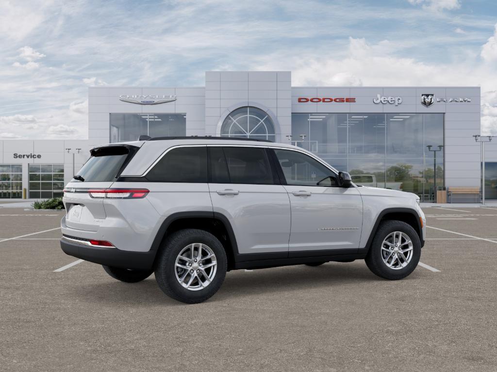 new 2025 Jeep Grand Cherokee car, priced at $38,004