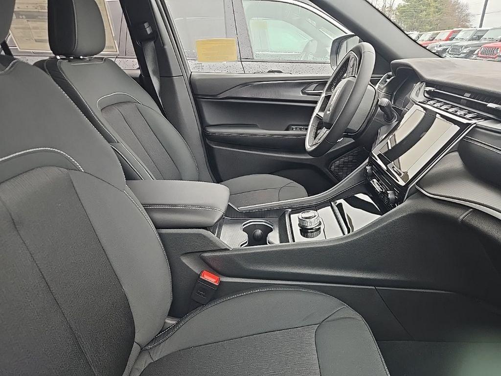new 2025 Jeep Grand Cherokee car