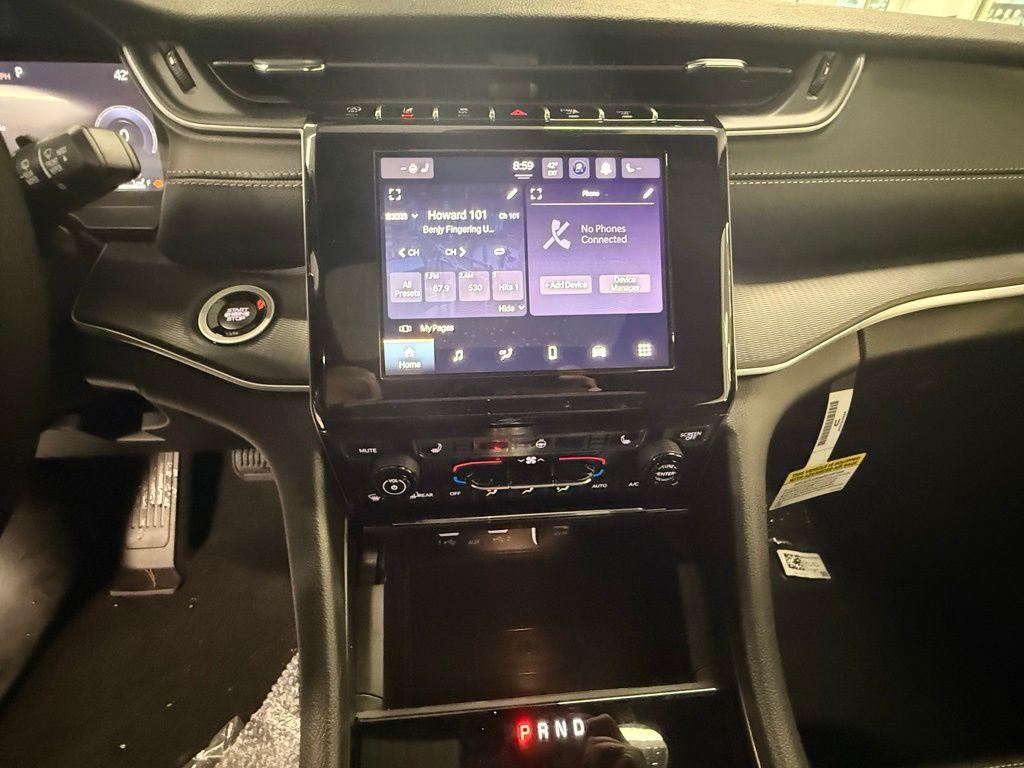 new 2025 Jeep Grand Cherokee car, priced at $44,608