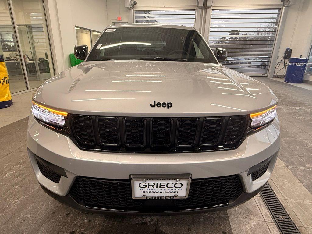 new 2025 Jeep Grand Cherokee car, priced at $44,608