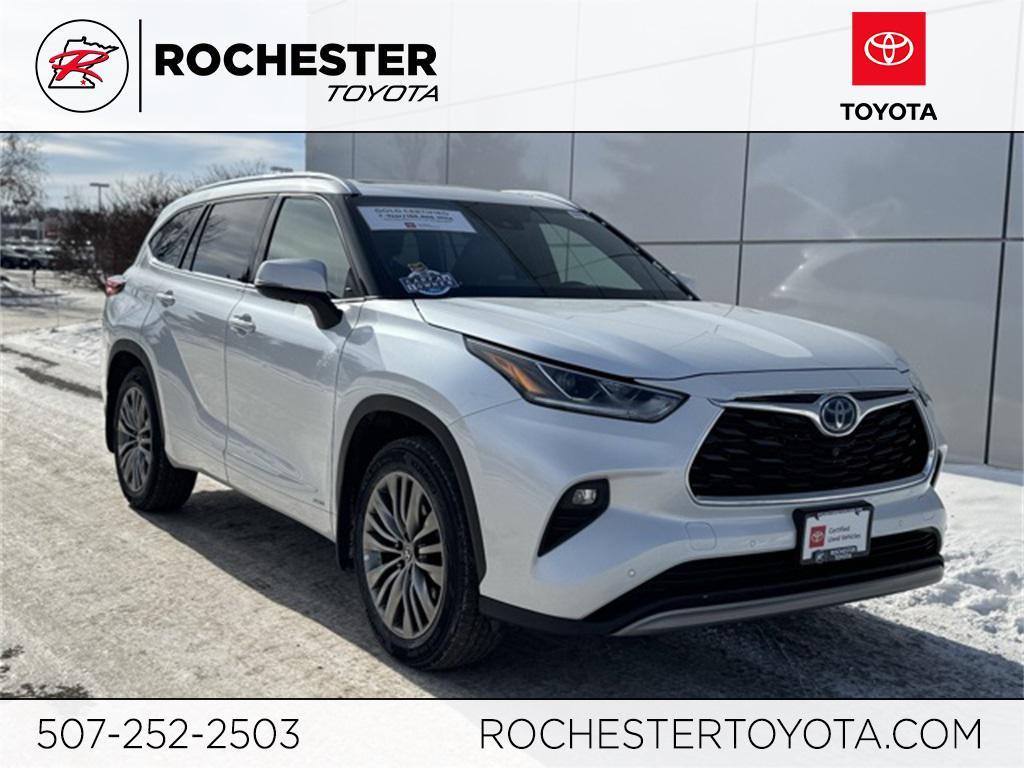 used 2022 Toyota Highlander car, priced at $42,998