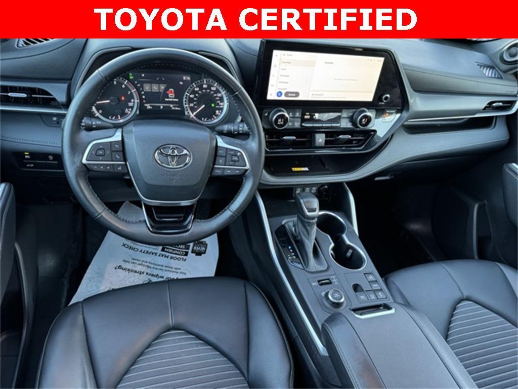 used 2023 Toyota Highlander car, priced at $35,299