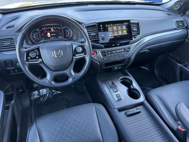 2021 Crystal Black Pearl Honda Passport