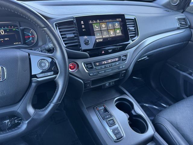 2021 Crystal Black Pearl Honda Passport
