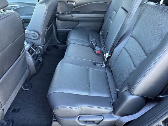 2021 Crystal Black Pearl Honda Passport
