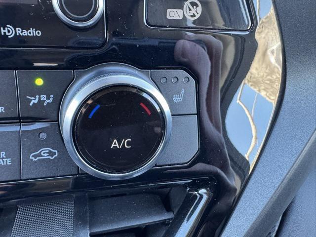 used 2022 Toyota Highlander car, priced at $35,999