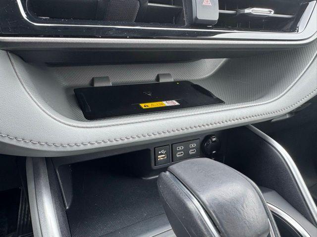 used 2023 Toyota Highlander car, priced at $39,999