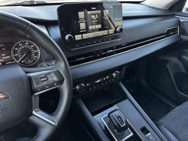 used 2024 Mitsubishi Outlander car, priced at $22,000