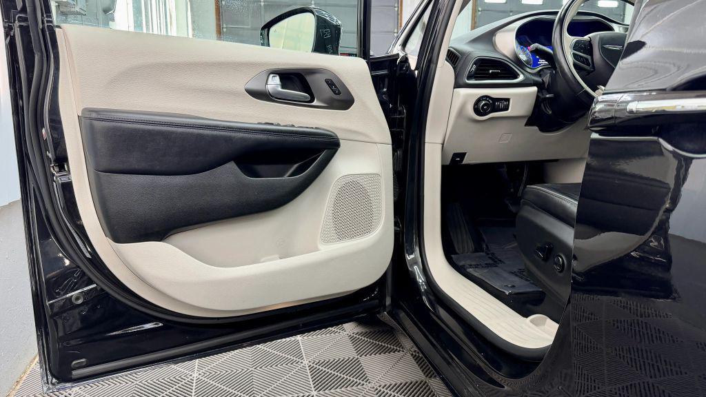 used 2017 Chrysler Pacifica car, priced at $11,850