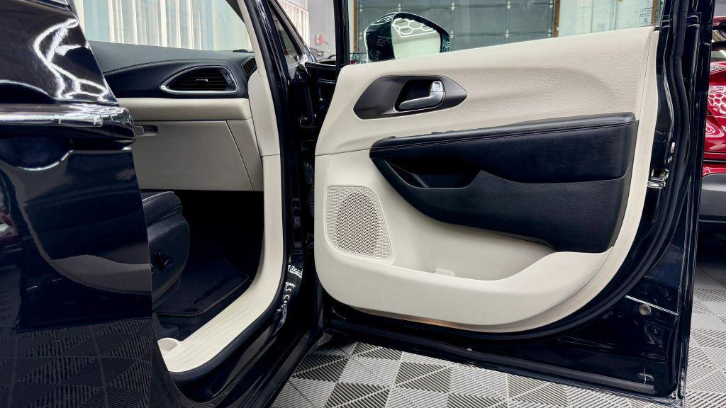 used 2017 Chrysler Pacifica car, priced at $11,850