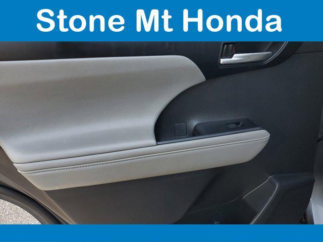 used 2023 Toyota Highlander car, priced at $34,052