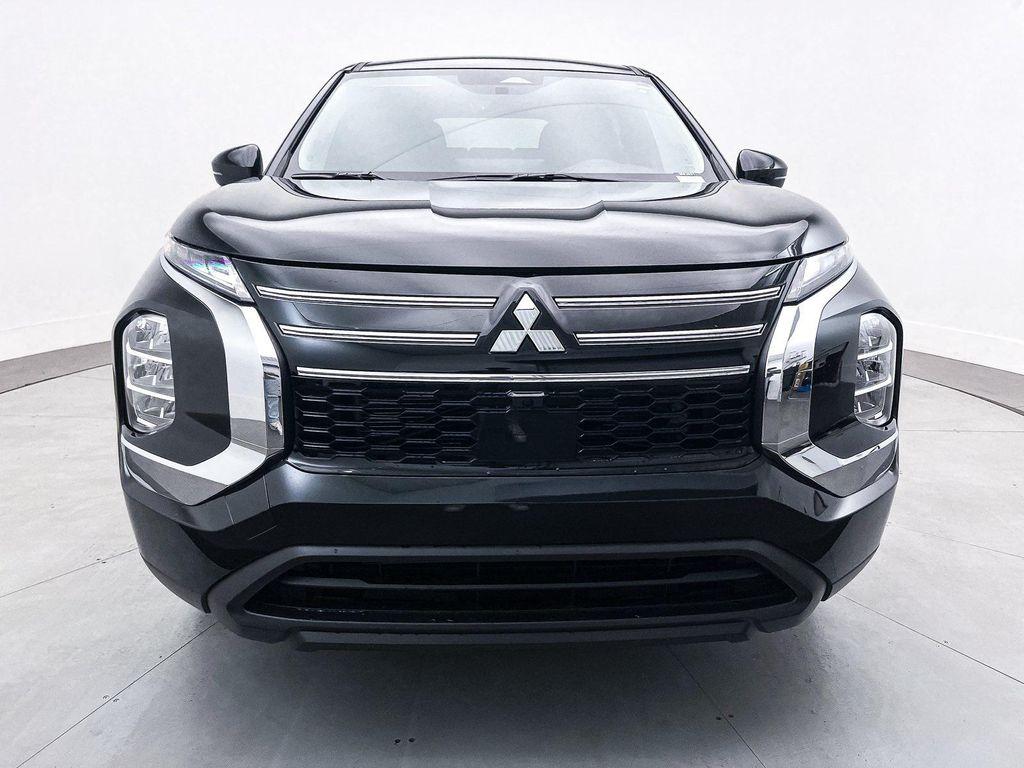 new 2025 Mitsubishi Outlander car, priced at $28,376