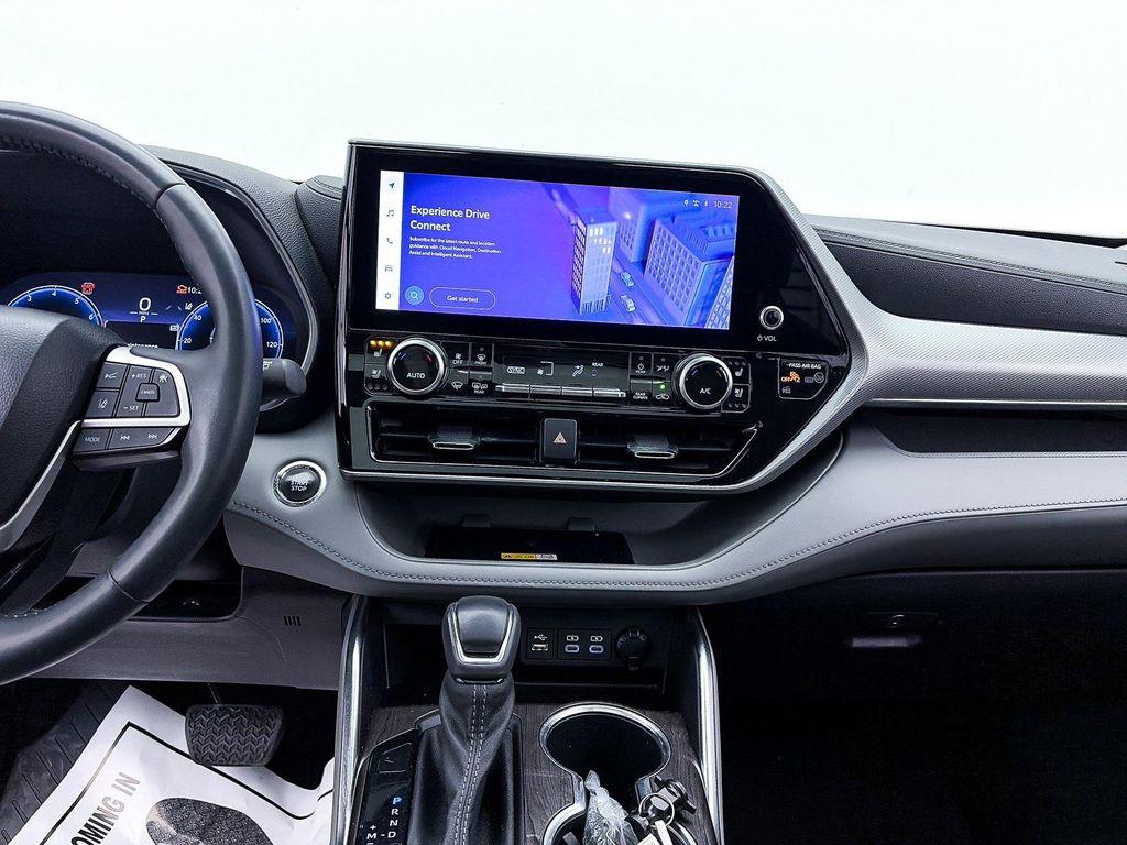 used 2023 Toyota Highlander car, priced at $31,992