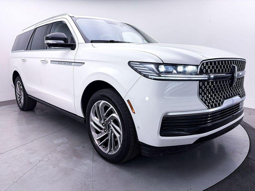 used 2025 Lincoln Navigator car, priced at $83,996