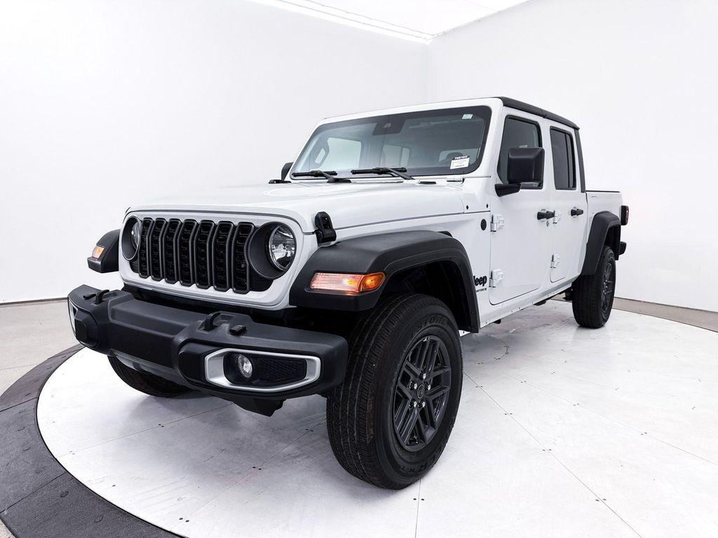used 2025 Jeep Gladiator car, priced at $35,992