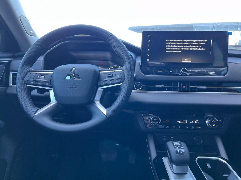 new 2025 Mitsubishi Outlander car, priced at $32,936