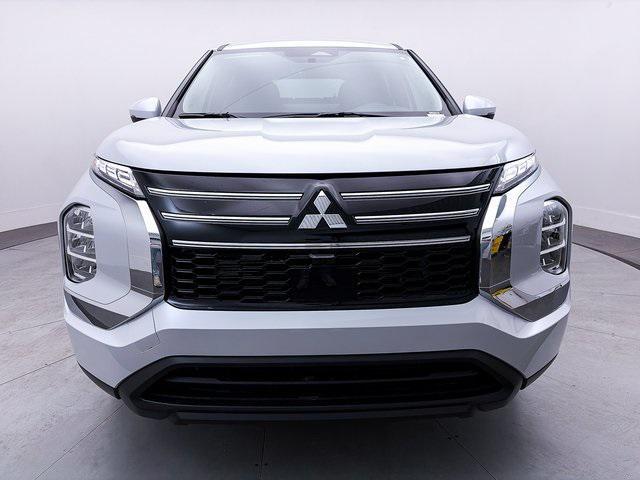 new 2025 Mitsubishi Outlander car, priced at $28,376