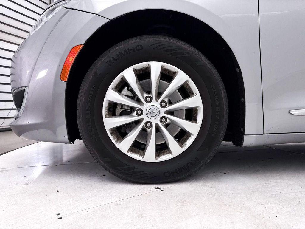 used 2018 Chrysler Pacifica car, priced at $13,591