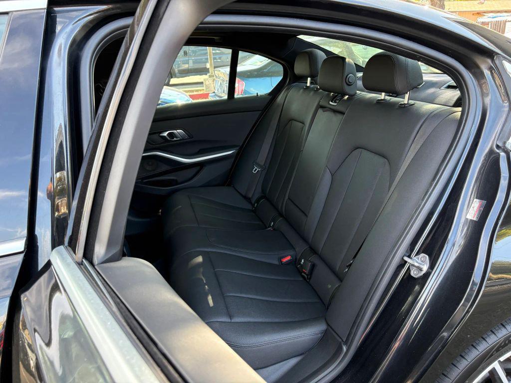 BMW 3 Series view 12