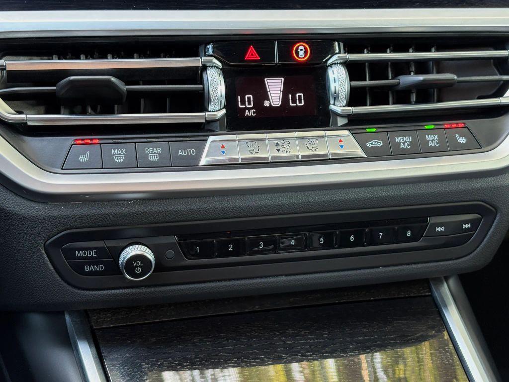 BMW 3 Series view 21