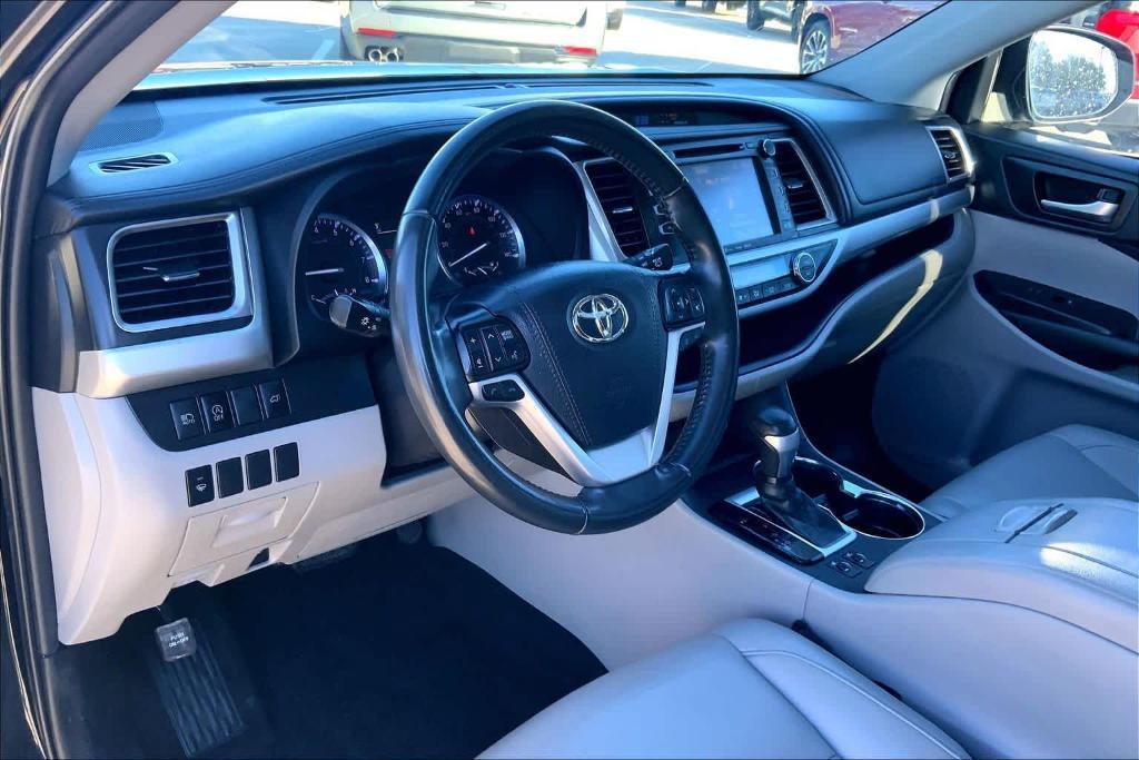 used 2019 Toyota Highlander car, priced at $22,394