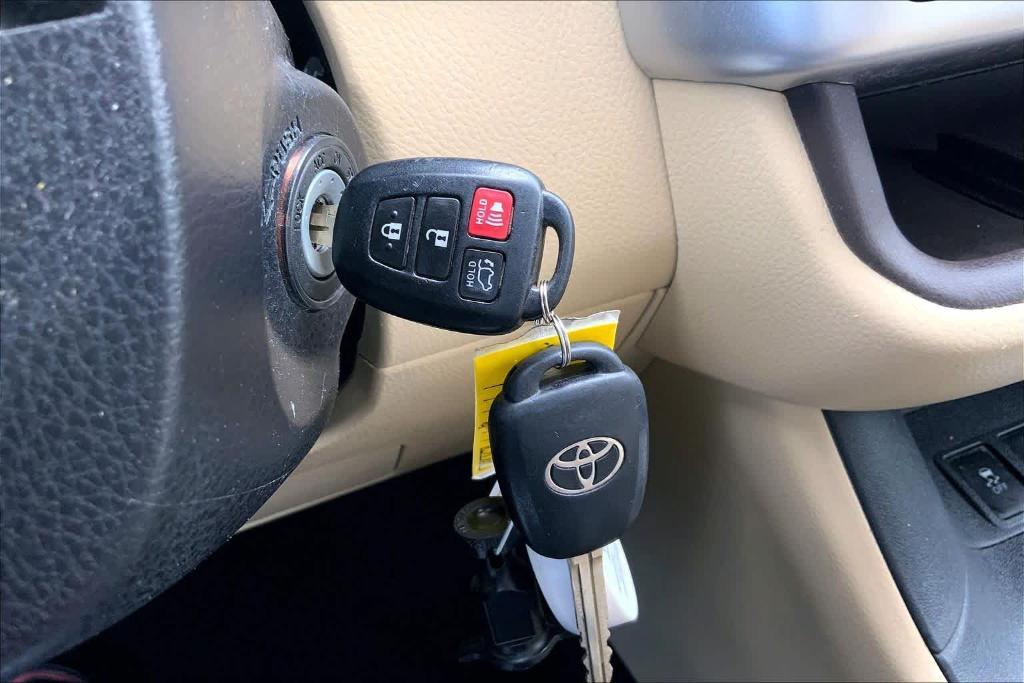 used 2015 Toyota Highlander car, priced at $15,592