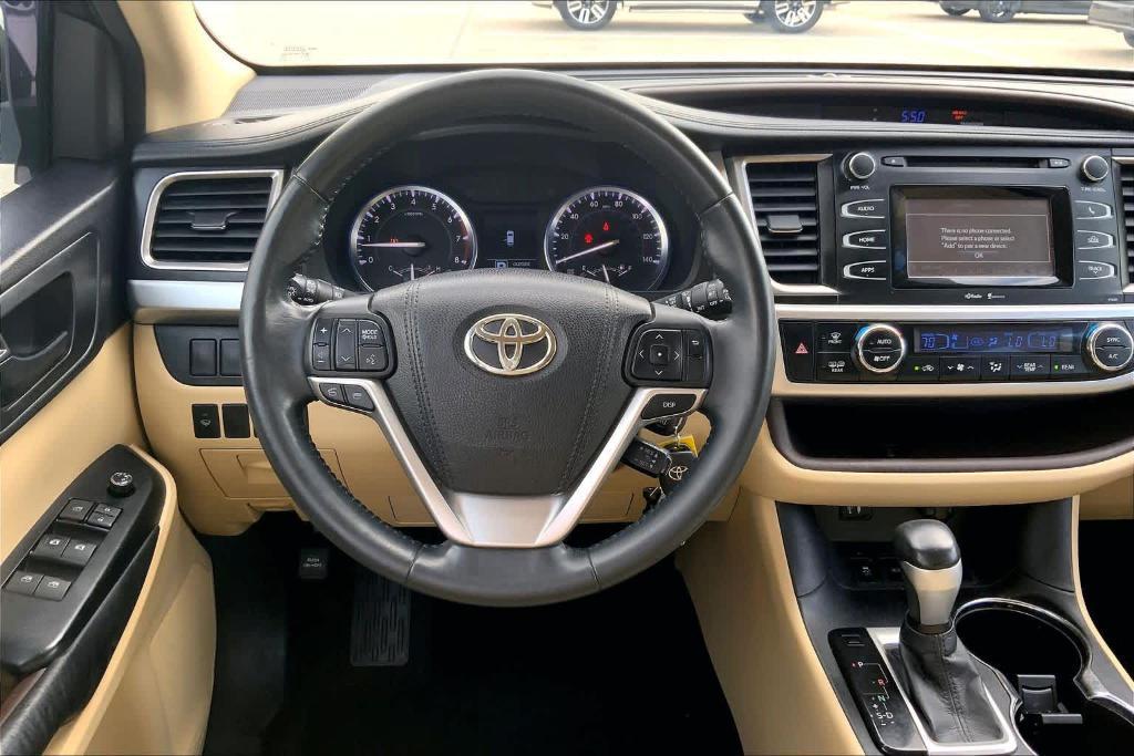 used 2015 Toyota Highlander car, priced at $15,592