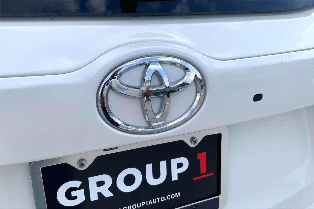 used 2015 Toyota Highlander car, priced at $15,592