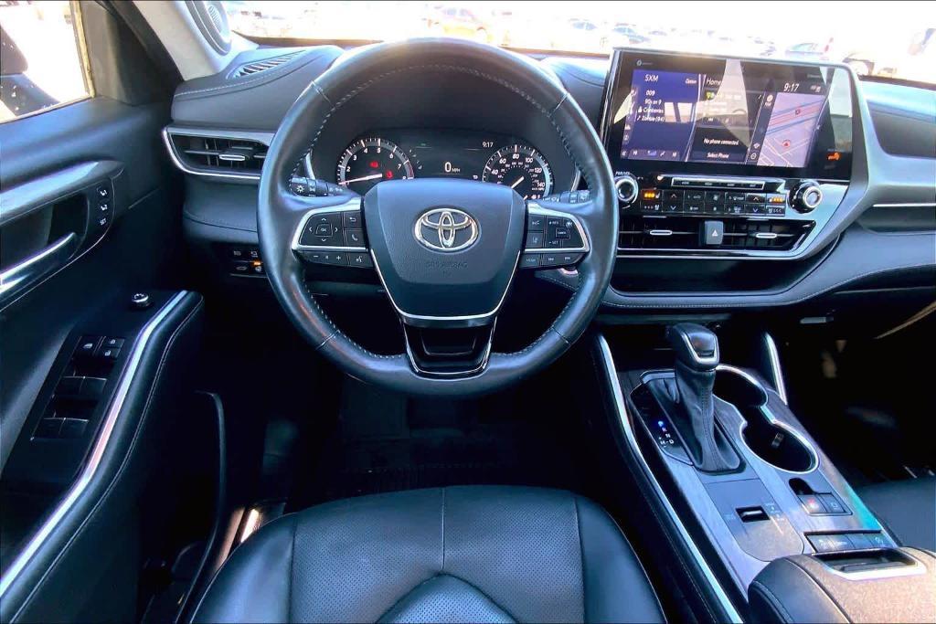 used 2021 Toyota Highlander car, priced at $29,935