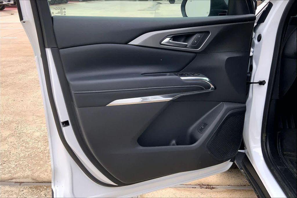 new 2026 Chevrolet Traverse car, priced at $42,943